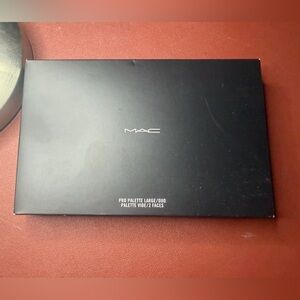 MAC Cosmetics Pro Palette Large/Duo - Black
